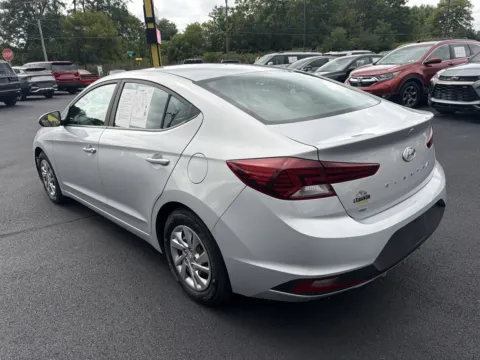 More photos of 2019 Hyundai Elantra SE at Lebanon Auto Sales, PA