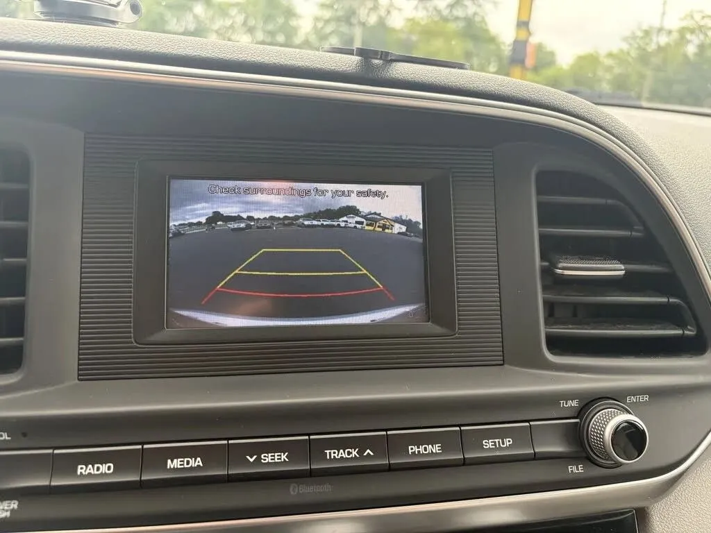 Hyundai Elantra photo 33