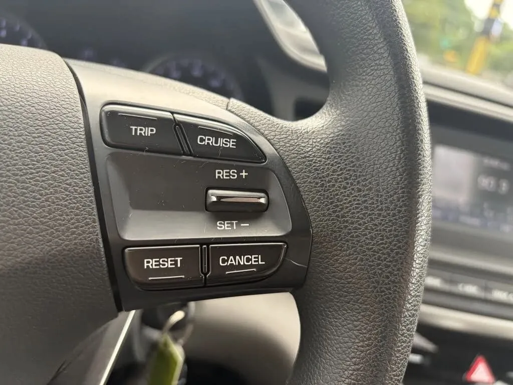 Hyundai Elantra photo 28