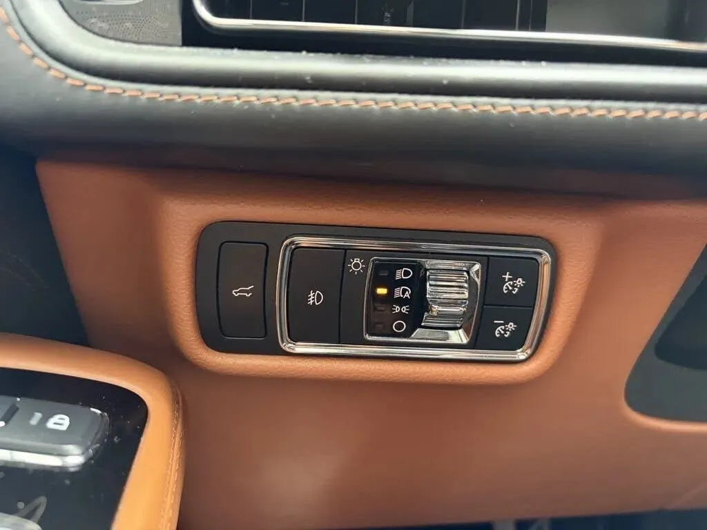 Lincoln Aviator photo 34