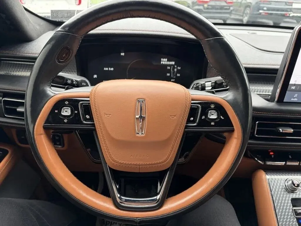 Lincoln Aviator photo 31