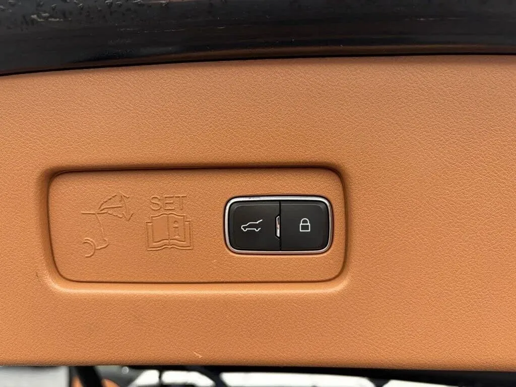 Lincoln Aviator photo 23