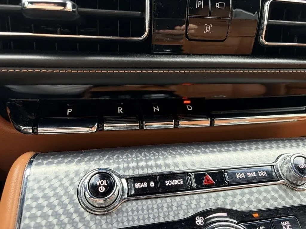 Lincoln Aviator photo 41