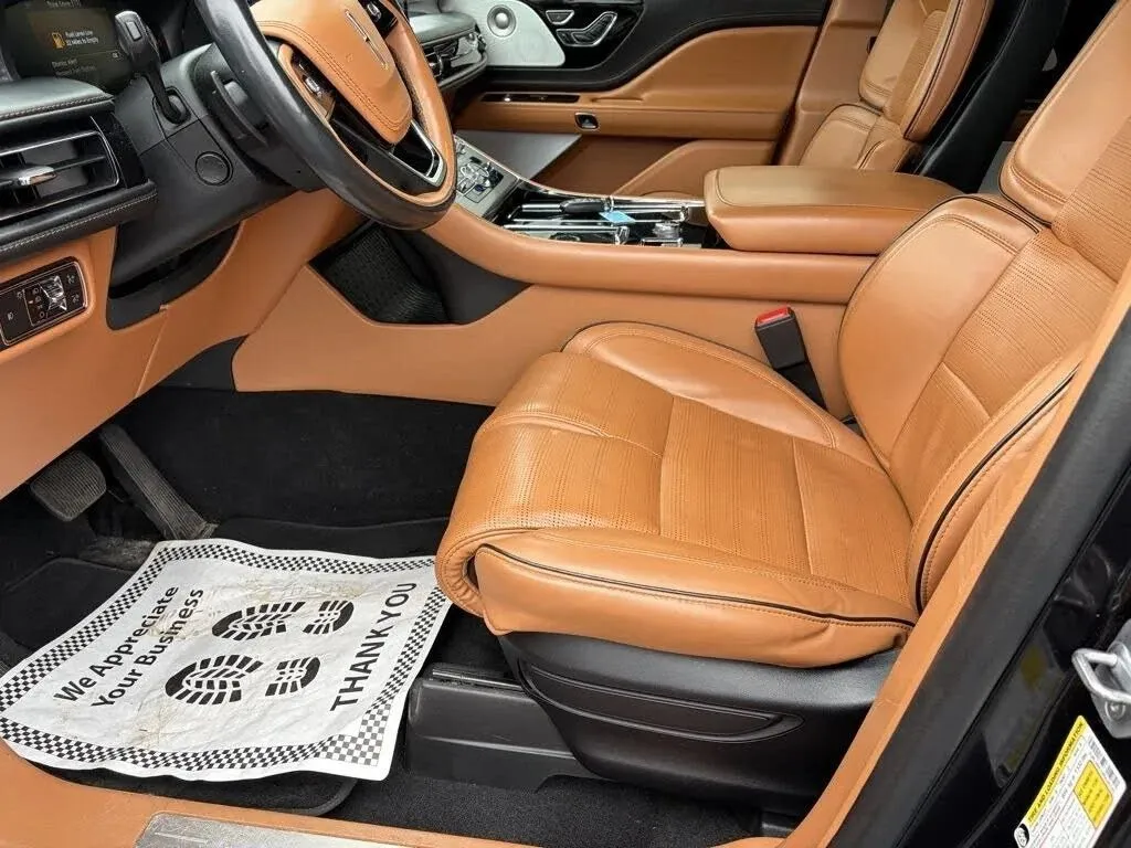Lincoln Aviator photo 16