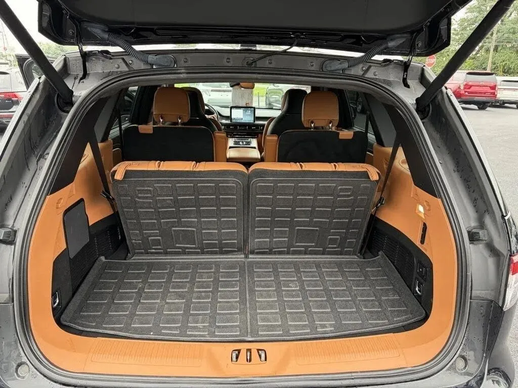 Lincoln Aviator photo 22