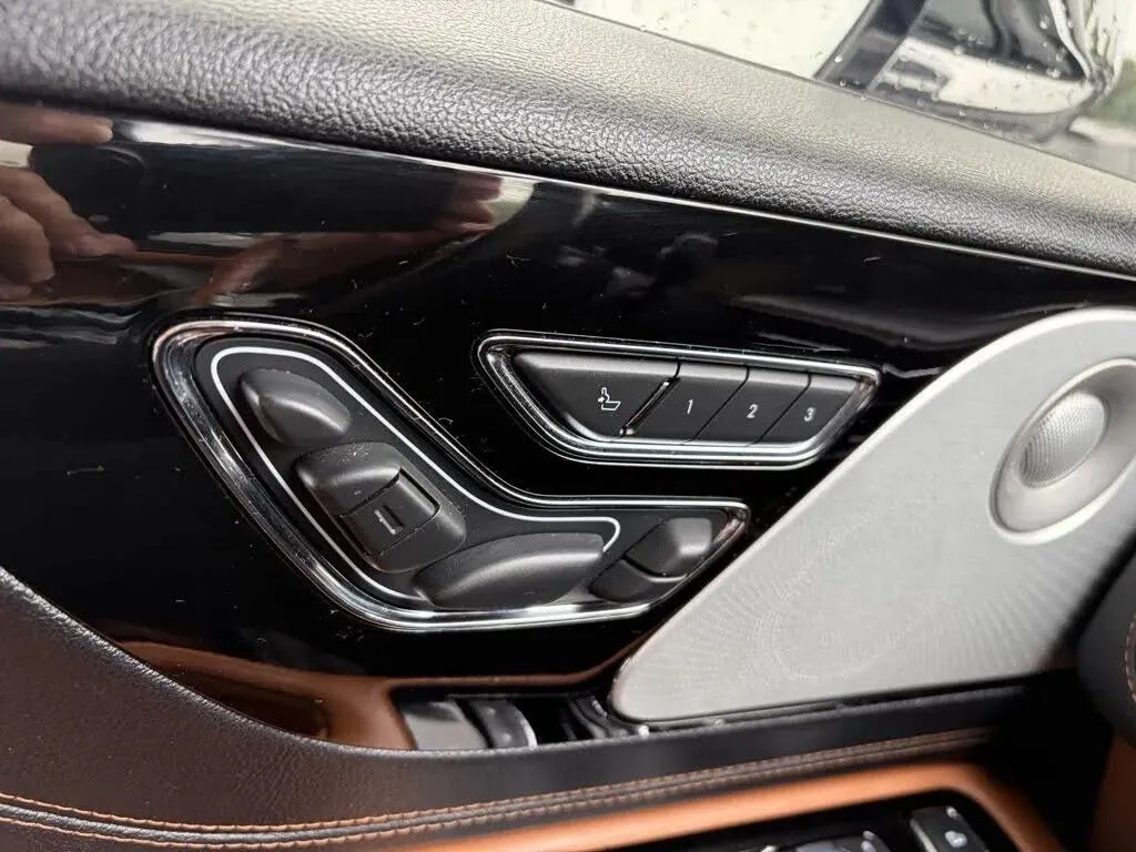 Lincoln Aviator photo 36