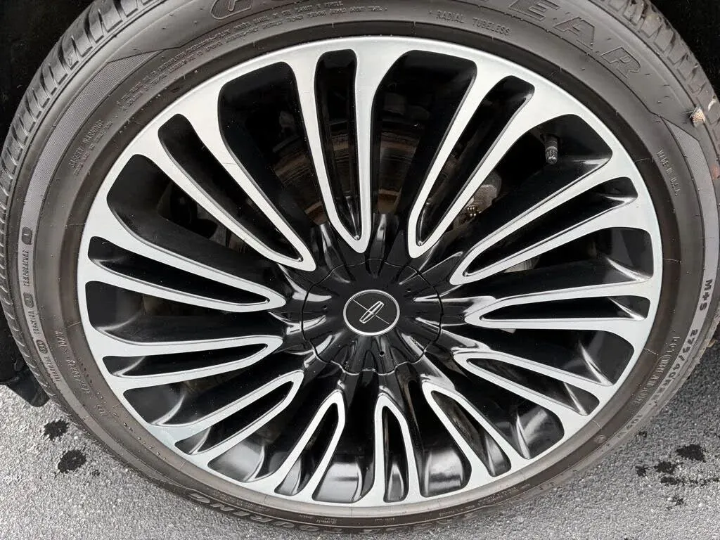 Lincoln Aviator photo 13