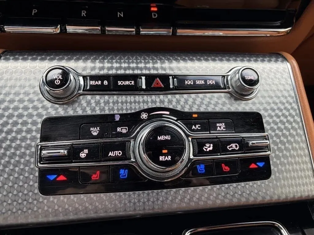 Lincoln Aviator photo 42