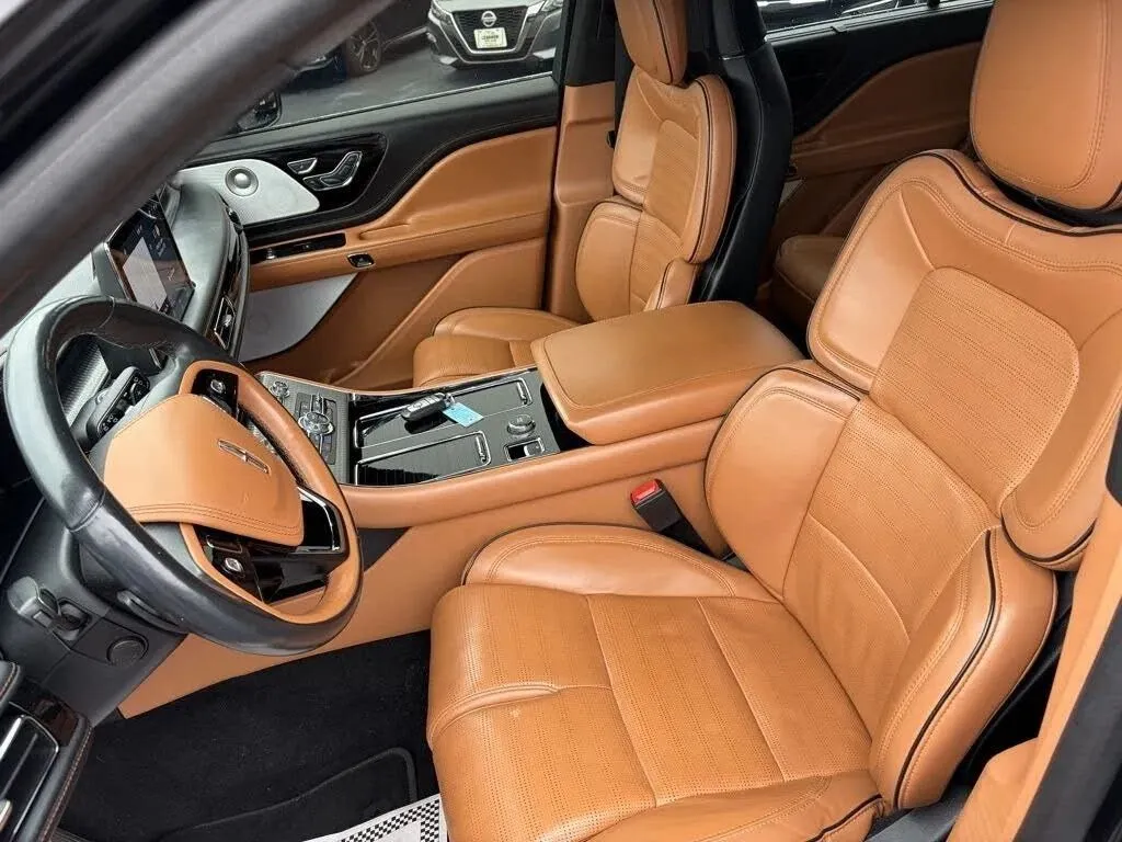 Lincoln Aviator photo 17