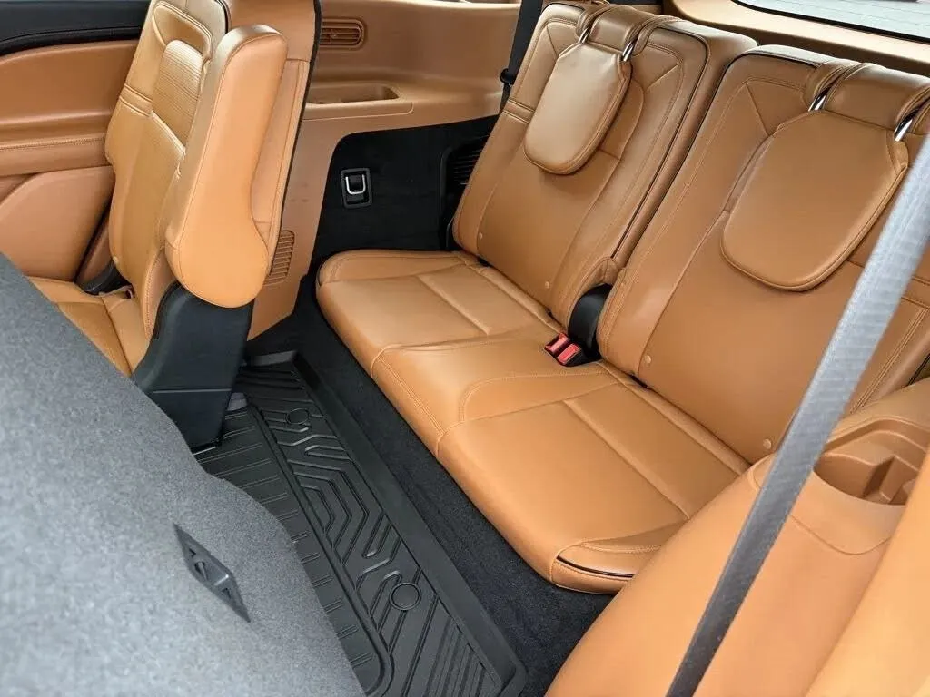 Lincoln Aviator photo 20