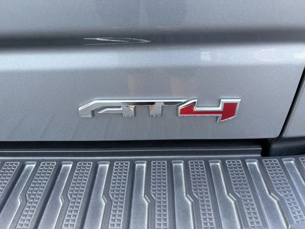 2023 GMC Sierra 1500 AT4 - Photo 10