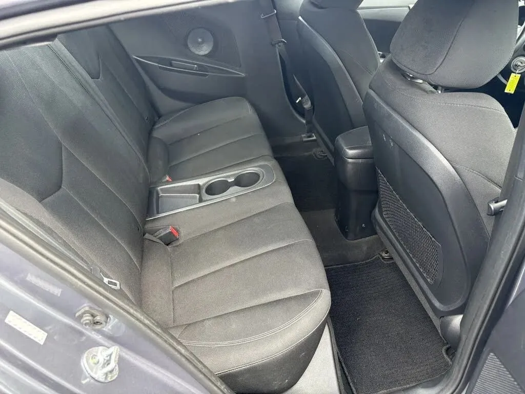 Hyundai Veloster photo 27