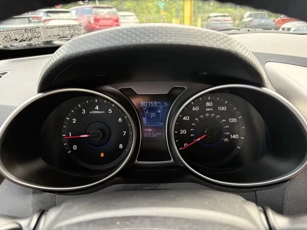 Hyundai Veloster photo 12