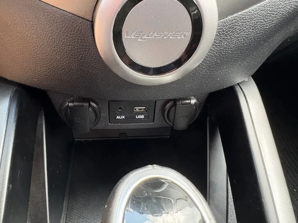 Hyundai Veloster photo 17