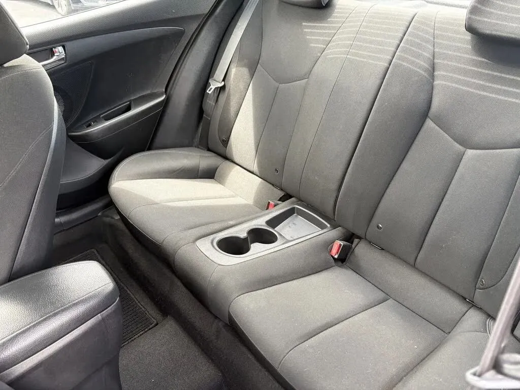 Hyundai Veloster photo 25