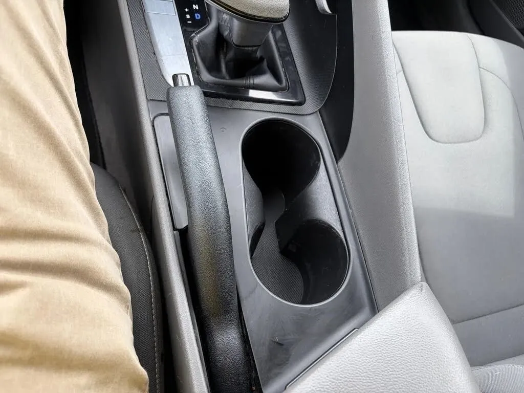Hyundai Elantra photo 37
