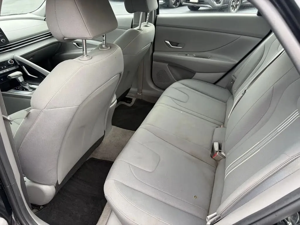Hyundai Elantra photo 17