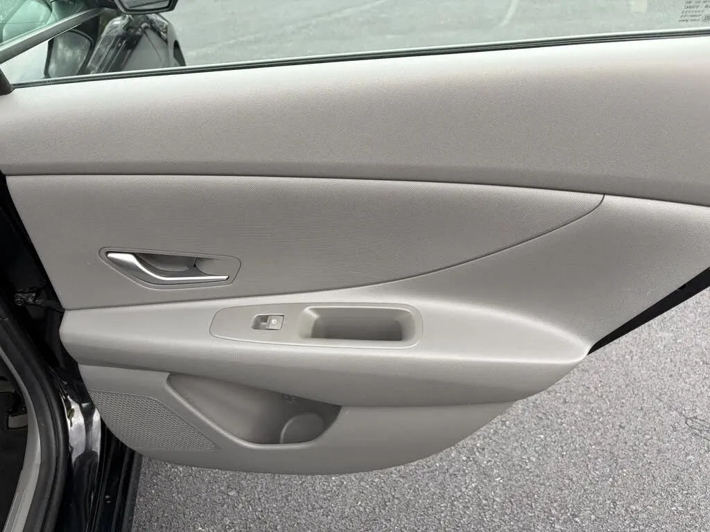 Hyundai Elantra photo 21