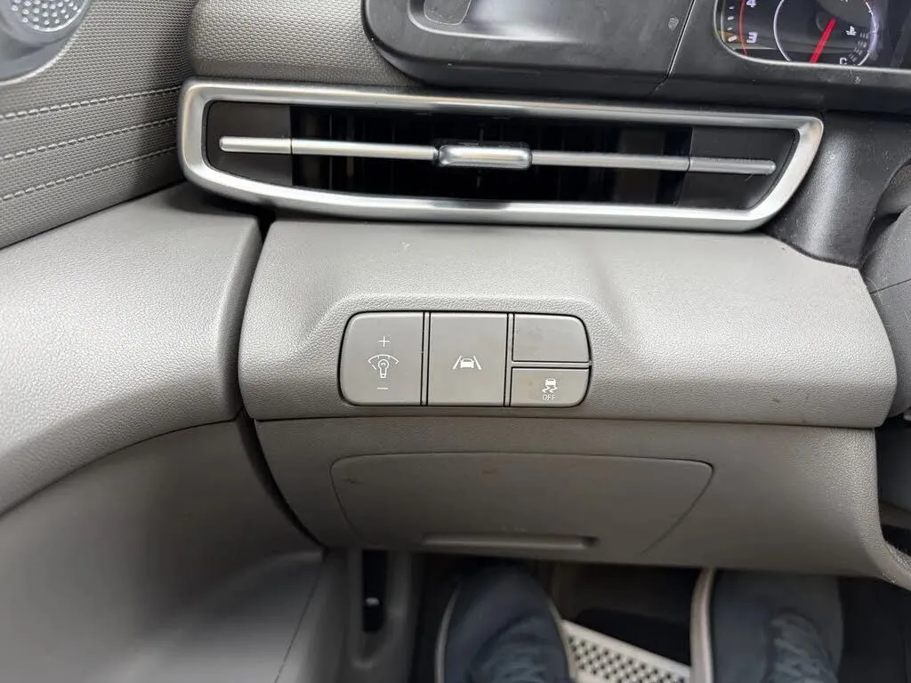 Hyundai Elantra photo 28