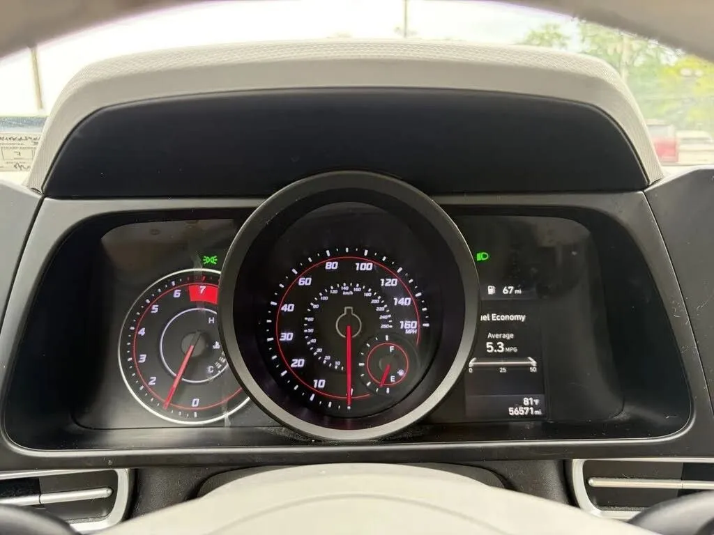 Hyundai Elantra photo 24
