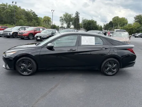 More photos of 2023 Hyundai Elantra SEL at Lebanon Auto Sales, PA