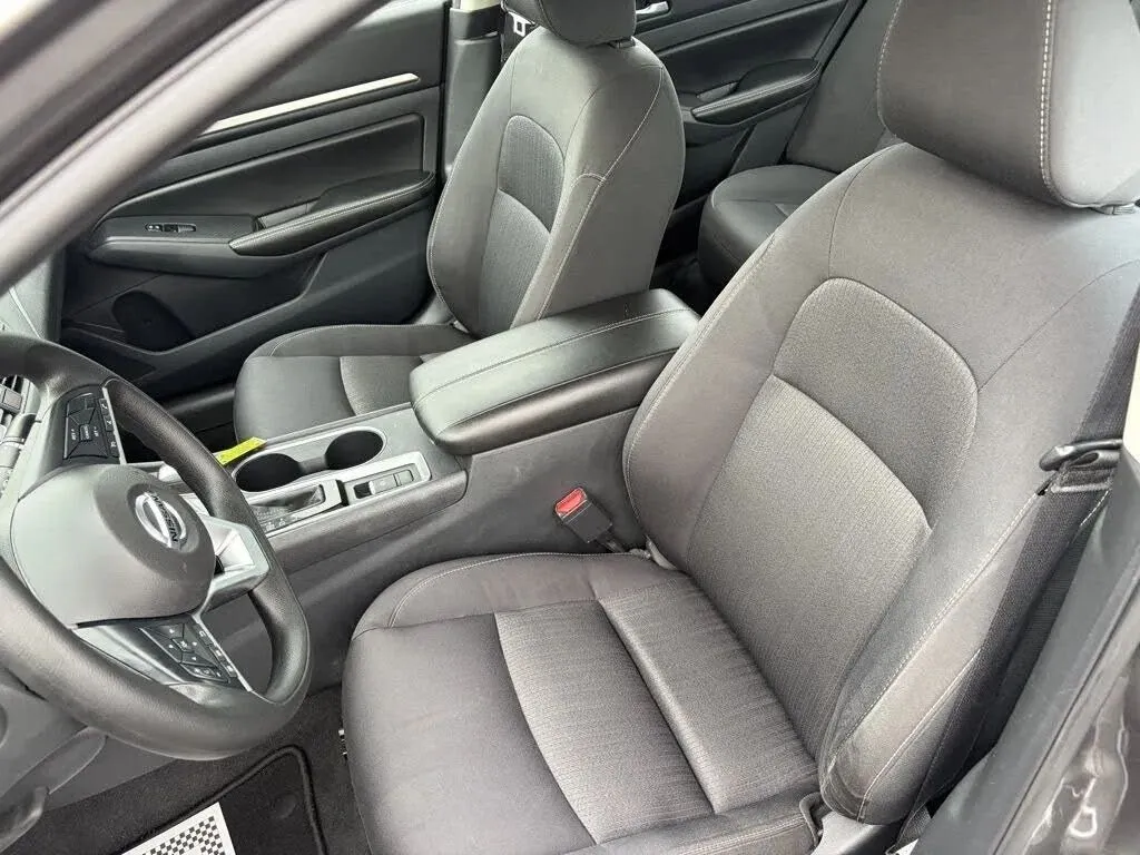 Nissan Altima photo 18