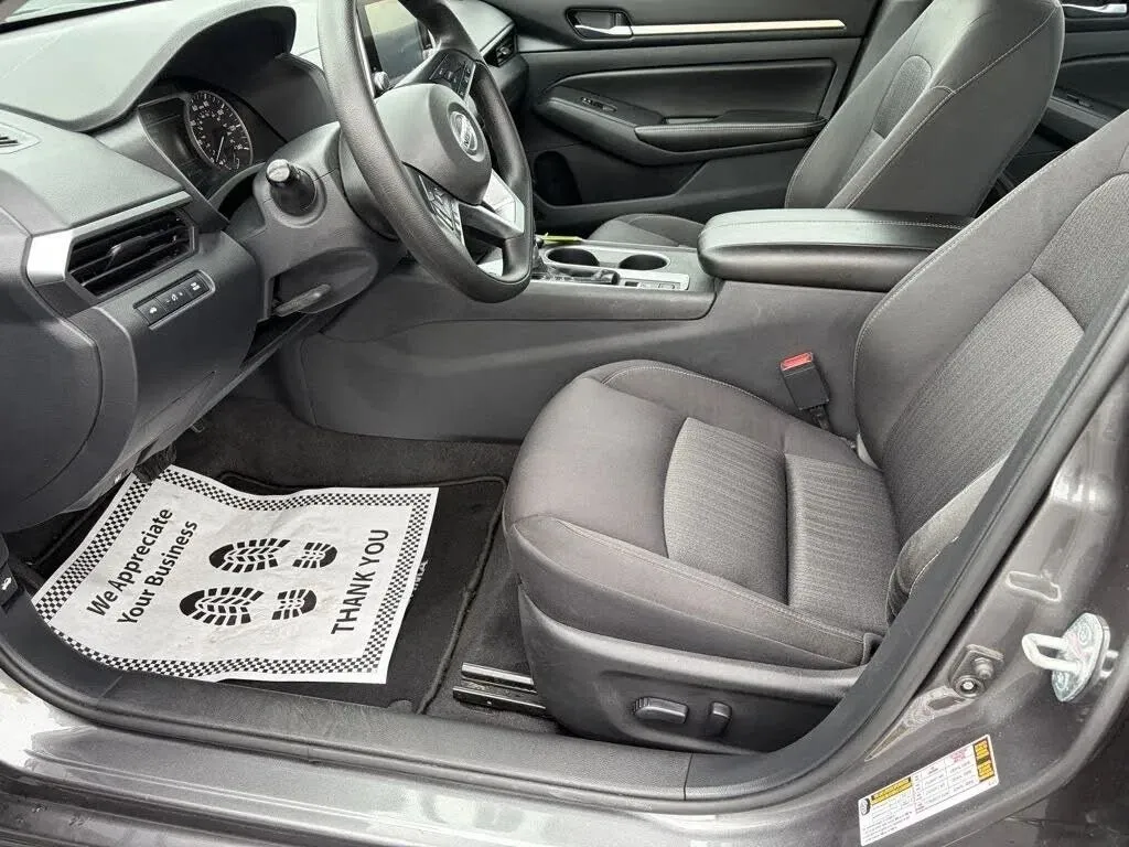 Nissan Altima photo 17
