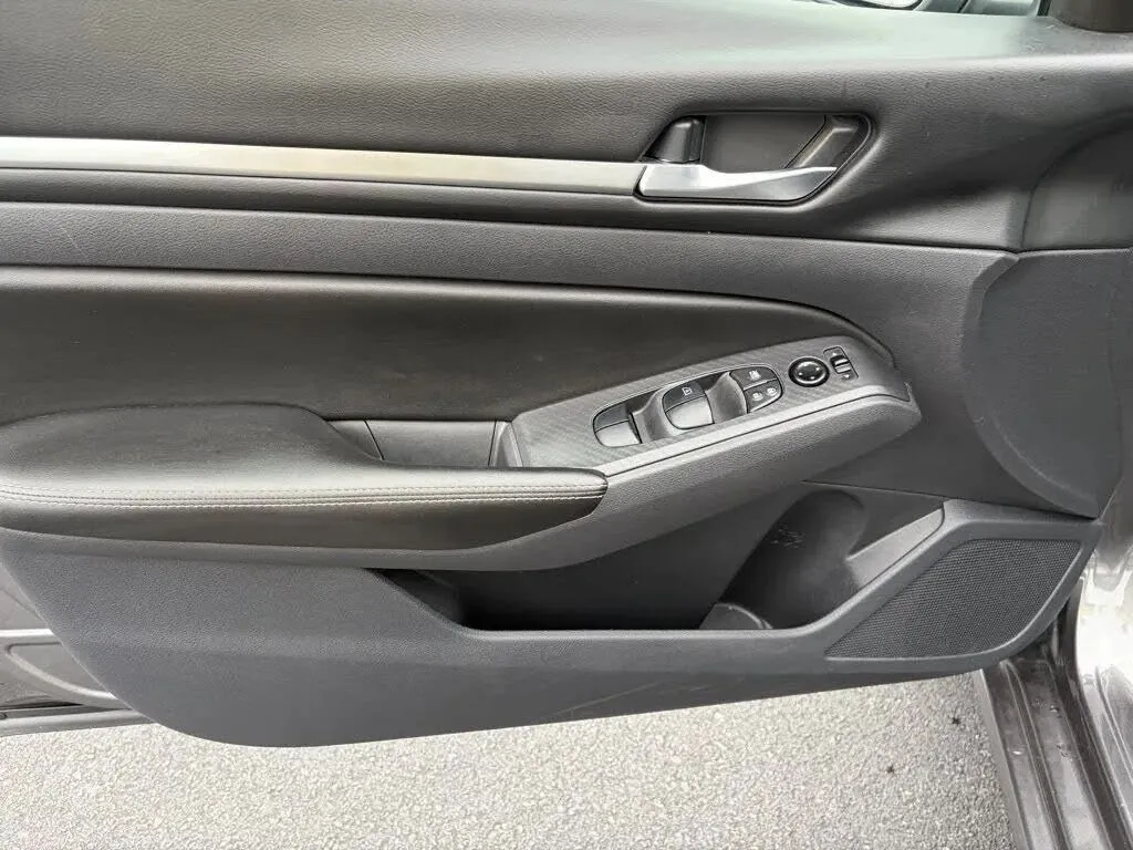 Nissan Altima photo 19