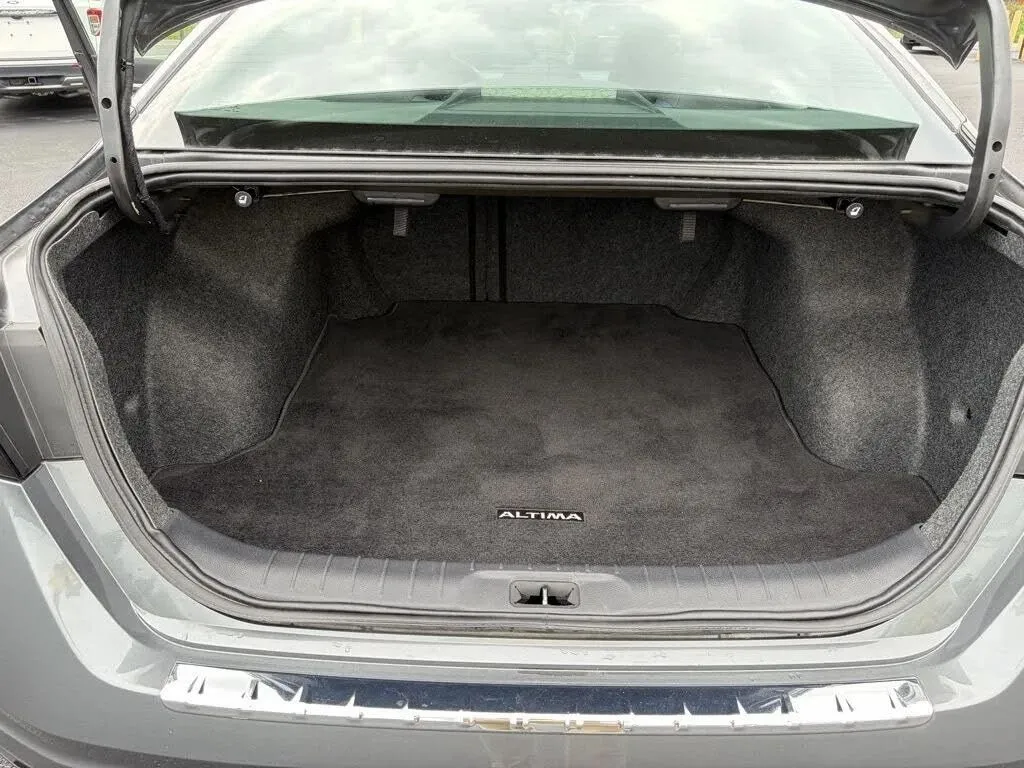 Nissan Altima photo 22