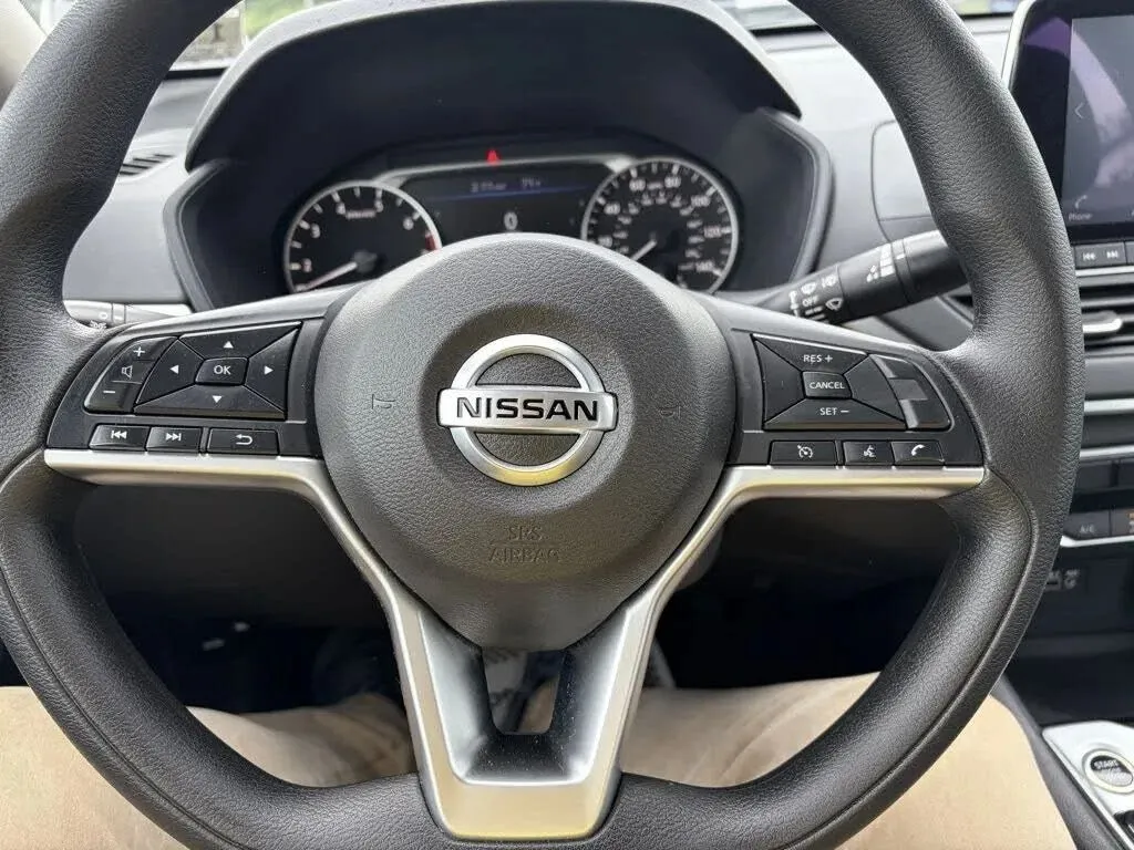 Nissan Altima photo 28