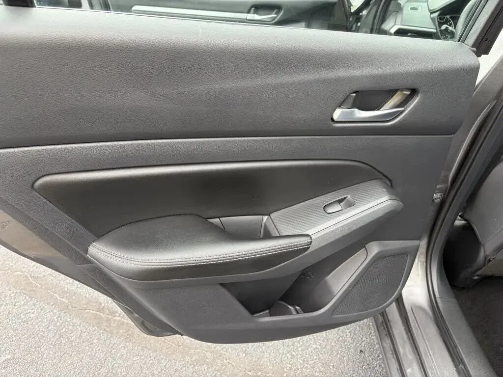 Nissan Altima photo 21