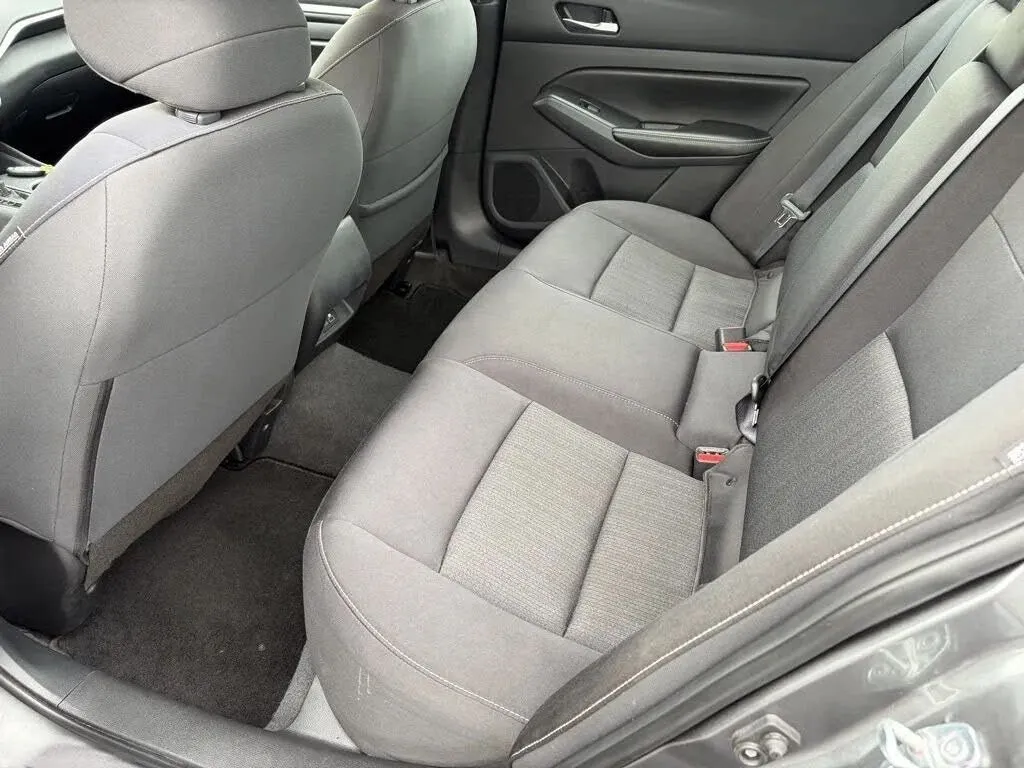 Nissan Altima photo 20