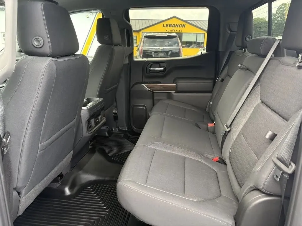 Chevrolet Silverado photo 31