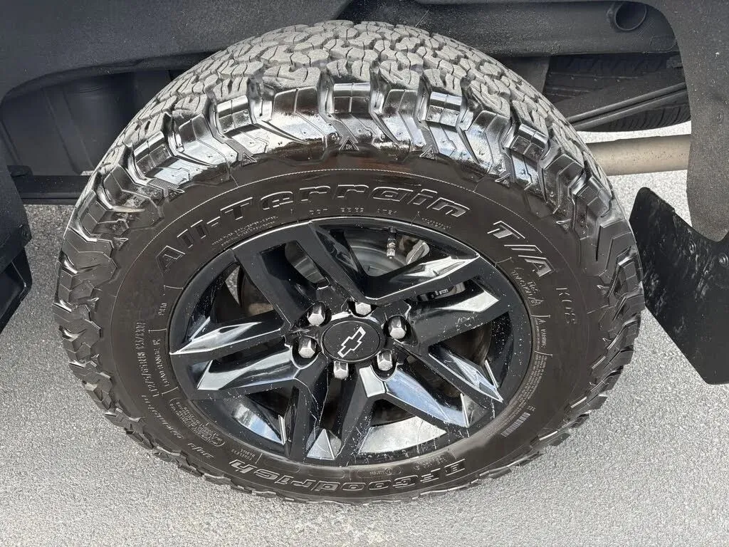 Chevrolet Silverado photo 37