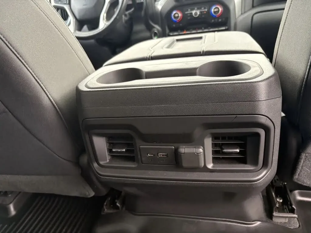 Chevrolet Silverado photo 34
