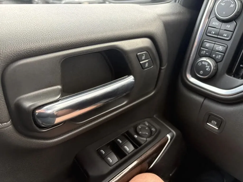 Chevrolet Silverado photo 26