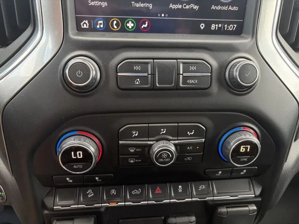 Chevrolet Silverado photo 20