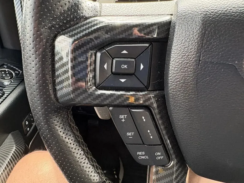 Ford F-150 photo 17