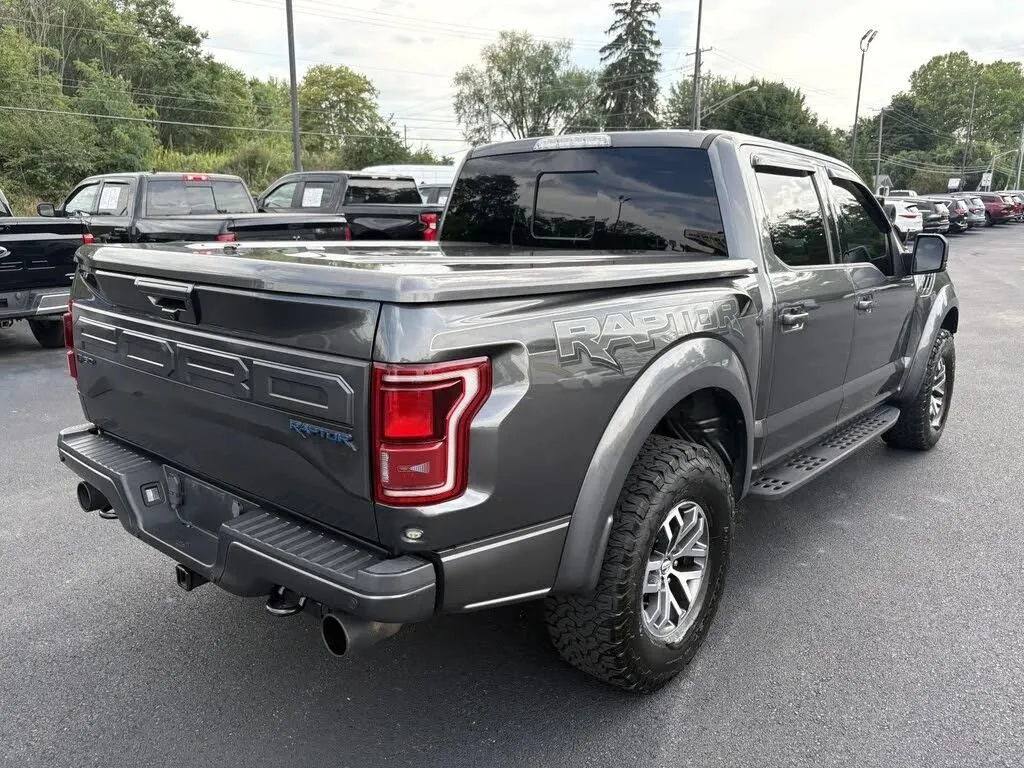 Ford F-150 photo 12