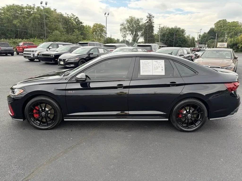 Volkswagen Jetta GLI photo 4