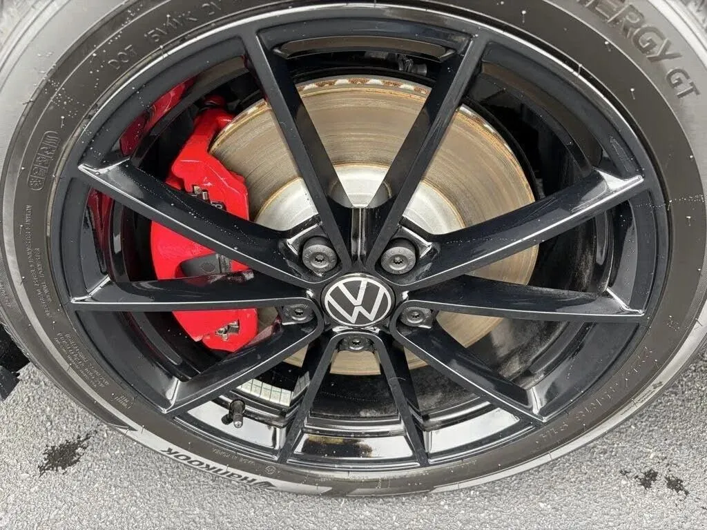 Volkswagen Jetta GLI photo 14