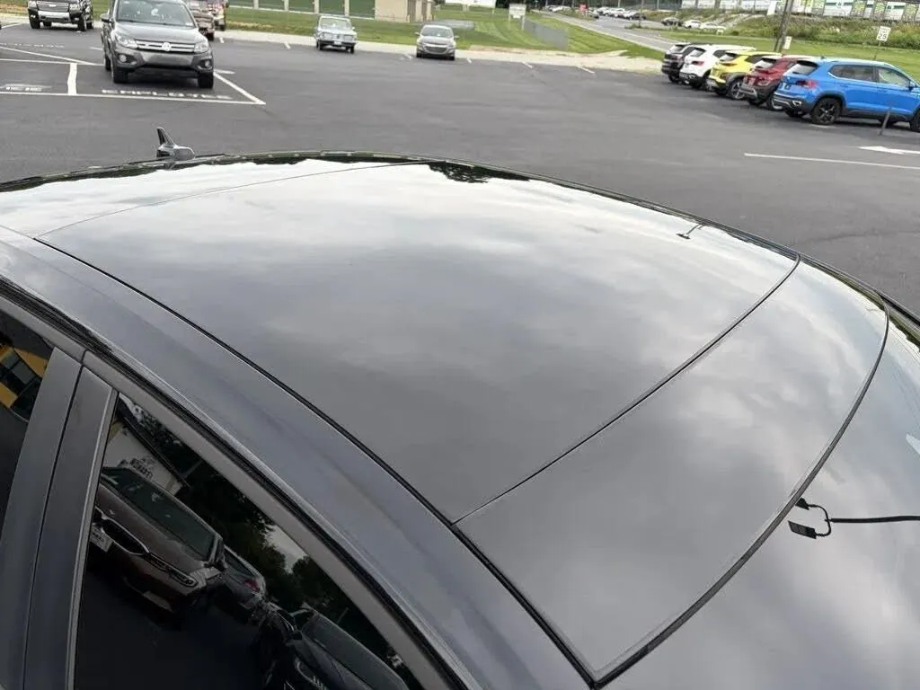 Volkswagen Jetta GLI photo 9