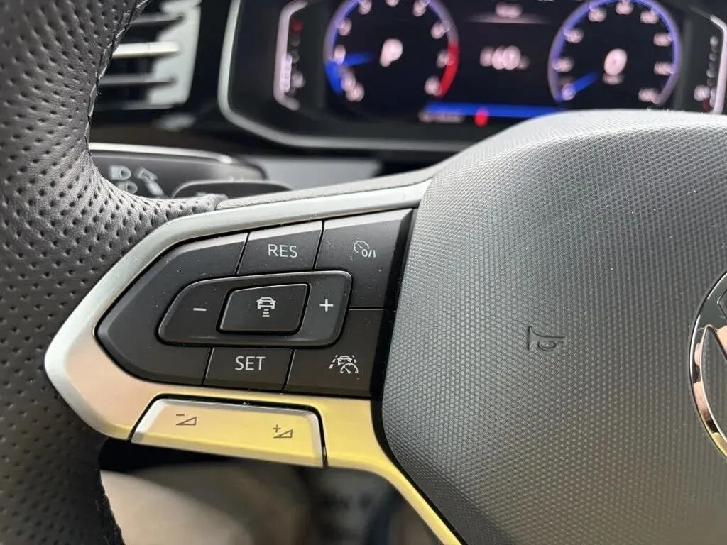 Volkswagen Jetta GLI photo 31
