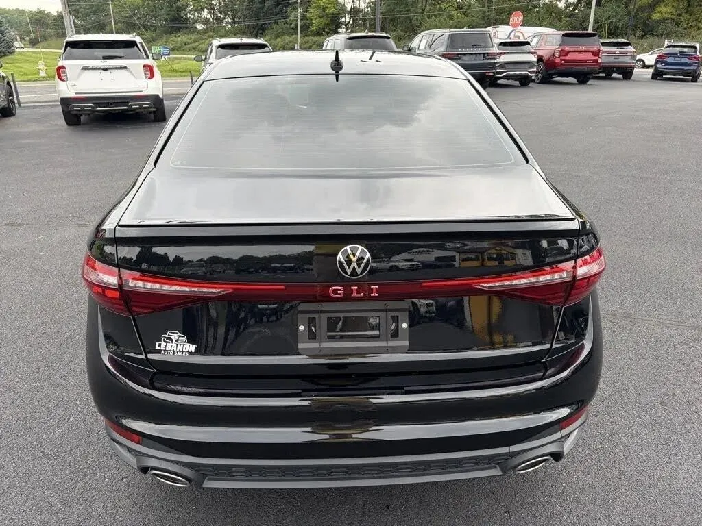 Volkswagen Jetta GLI photo 6