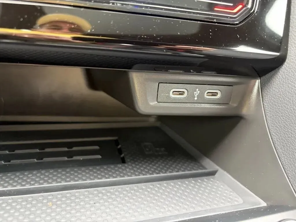 Volkswagen Jetta GLI photo 41