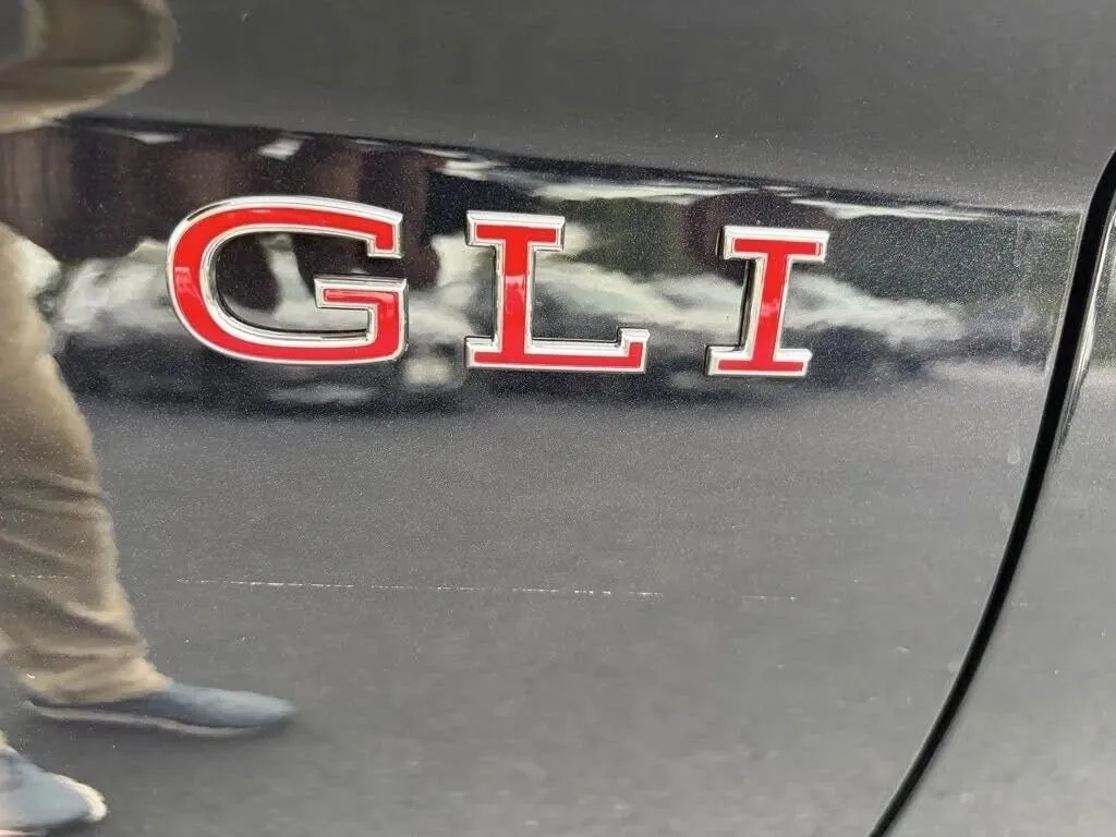Volkswagen Jetta GLI photo 10