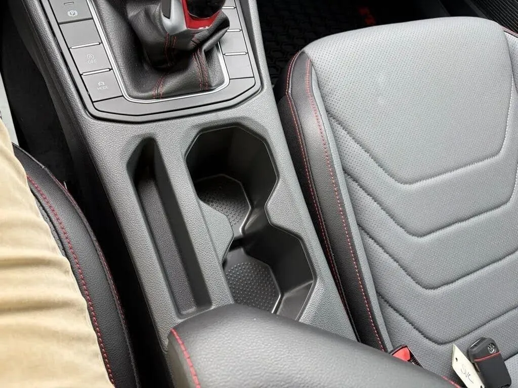 Volkswagen Jetta GLI photo 45