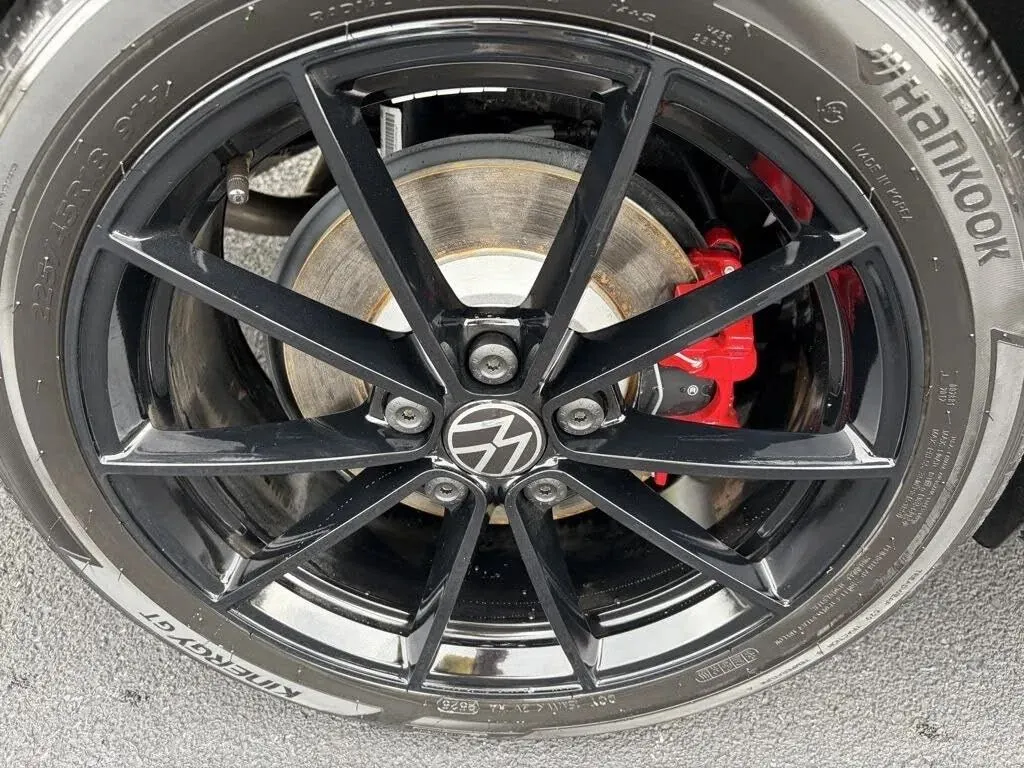 Volkswagen Jetta GLI photo 12