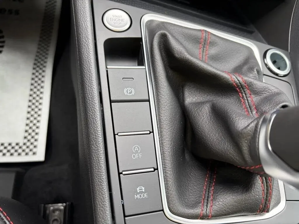 Volkswagen Jetta GLI photo 43