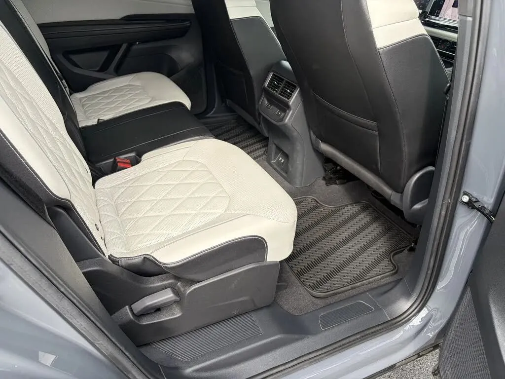 Volkswagen Atlas Cross Sport photo 25